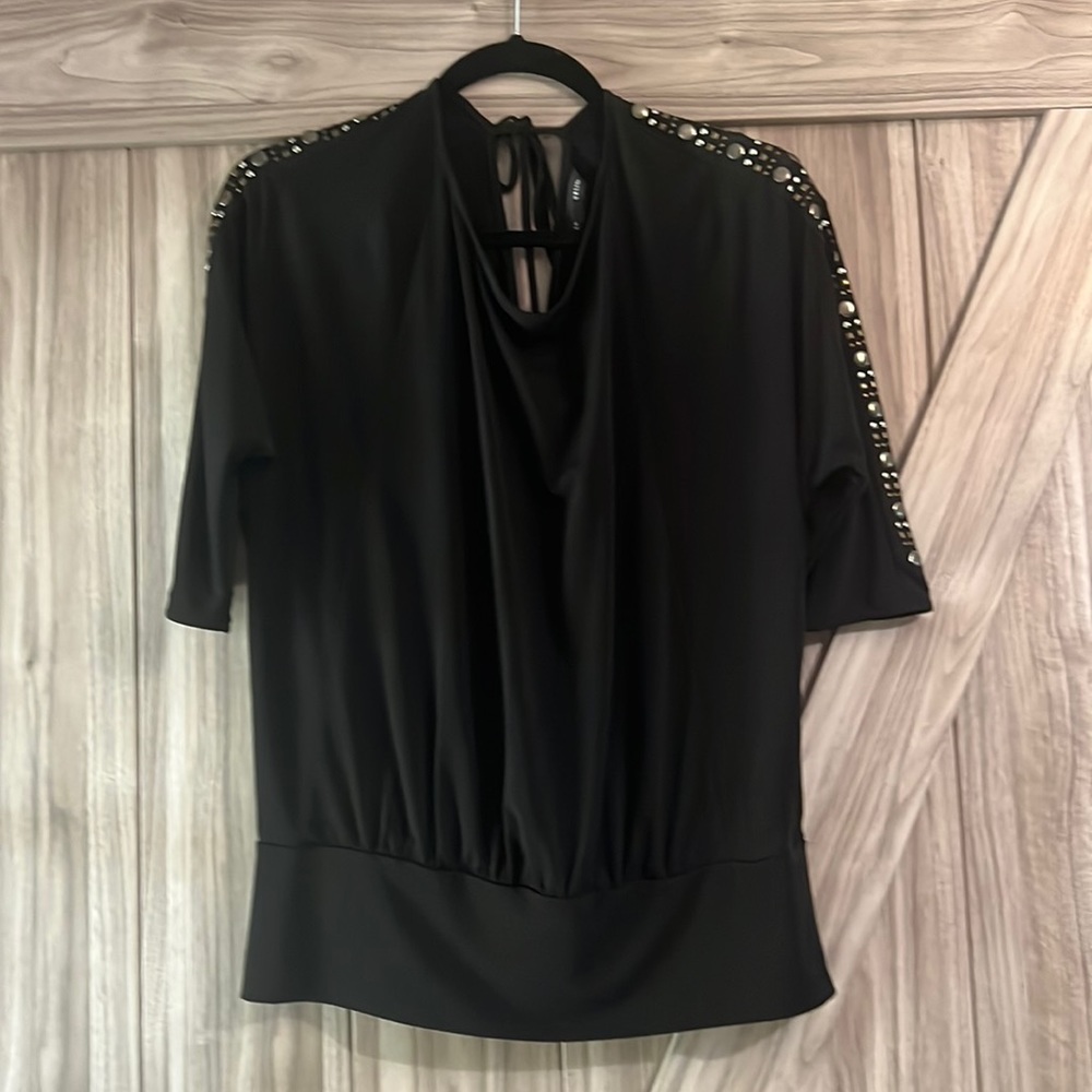 Rock and Republic black top 🖤